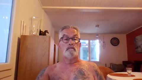 Snapshot of grybear60 chatting on June 23, 2026, 6:11 am Grybear online show from June 23, 2026, 6:11 am