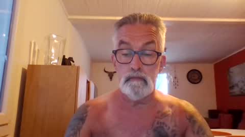 Snapshot of grybear60 chatting on July 6, 2026, 6:54 am Grybear online show from July 6, 2026, 6:54 am