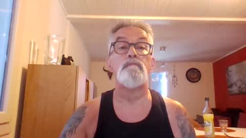 Snapshot of grybear60 chatting on July 8, 2026, 9:03 am Grybear online show from July 8, 2026, 9:03 am