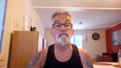 Snapshot of grybear60 chatting on July 10, 2026, 8:50 am Grybear online show from July 10, 2026, 8:50 am