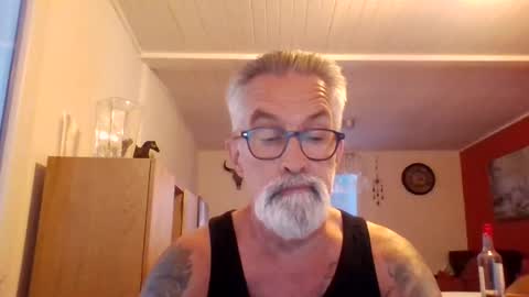 Snapshot of grybear60 chatting on July 22, 2026, 1:03 pm Grybear online show from July 22, 2026, 1:03 pm