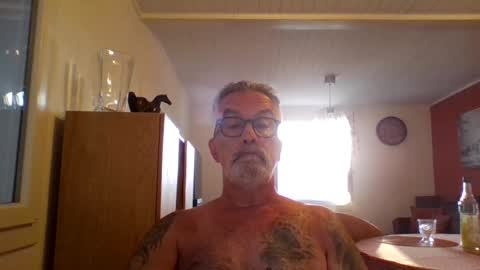 Snapshot of grybear60 chatting on August 4, 2026, 5:21 am Grybear online show from August 4, 2026, 5:21 am