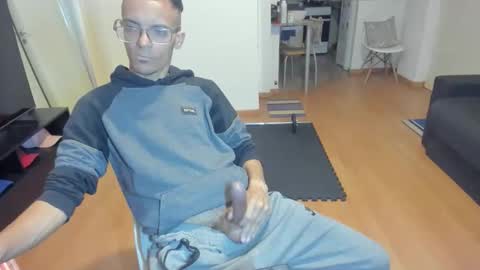 guachin_new online show from September 10, 2025, 3:39 am