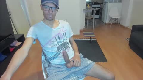 guachin_new online show from September 20, 2025, 1:34 pm