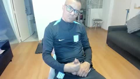 guachin_new online show from April 22, 2026, 8:21 pm