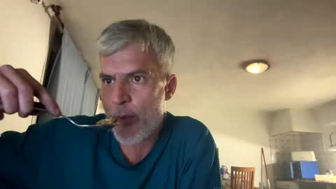 Snapshot of guardiannif_ chatting on March 7, 2025, 10:32 pm guardiannif_ online show from March 7, 2025, 10:32 pm