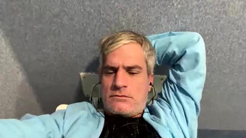 Snapshot of guardiannif_ chatting on September 22, 2025, 1:35 pm guardiannif_ online show from September 22, 2025, 1:35 pm