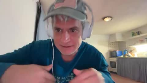 Snapshot of guardiannif_ chatting on January 15, 2026, 9:07 pm guardiannif_ online show from January 15, 2026, 9:07 pm