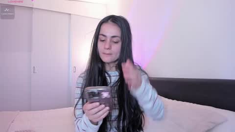 Snapshot of guccipussy1 chatting on January 2, 2025, 5:18 pm Elena online show from January 2, 2025, 5:18 pm