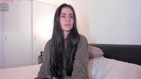 Snapshot of guccipussy1 chatting on January 7, 2025, 8:42 pm Elena online show from January 7, 2025, 8:42 pm