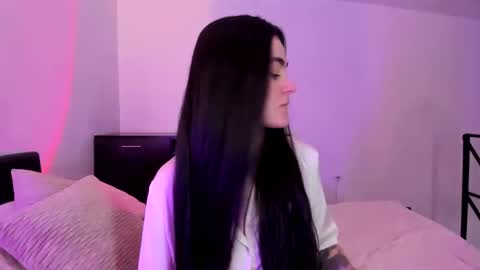 Snapshot of guccipussy1 chatting on February 25, 2025, 7:47 pm Elena online show from February 25, 2025, 7:47 pm