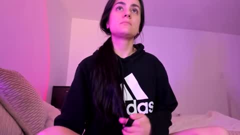 Snapshot of guccipussy1 chatting on February 27, 2025, 2:10 am Elena online show from February 27, 2025, 2:10 am