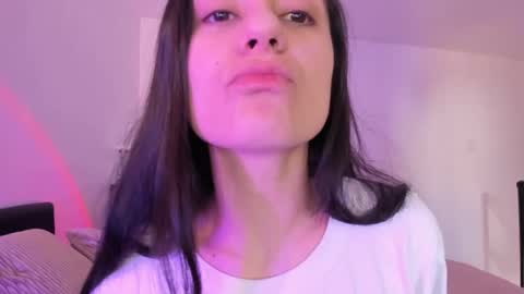 Snapshot of guccipussy1 chatting on March 10, 2025, 5:29 pm Elena online show from March 10, 2025, 5:29 pm