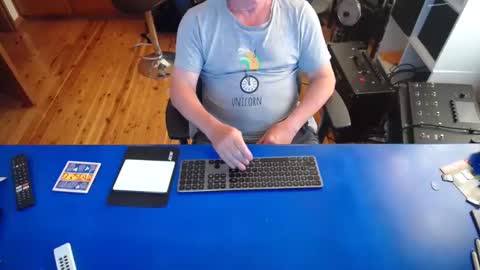 guesswhatigot2 online show from December 7, 2024, 8:22 am