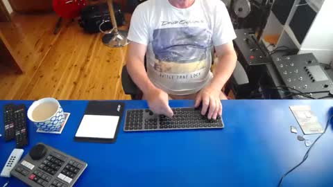 guesswhatigot2 online show from December 16, 2024, 8:09 am