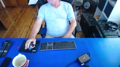 guesswhatigot2 online show from January 16, 2025, 6:25 am