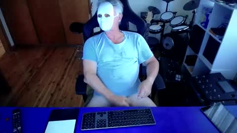 guesswhatigot2 online show from February 23, 2025, 1:13 am