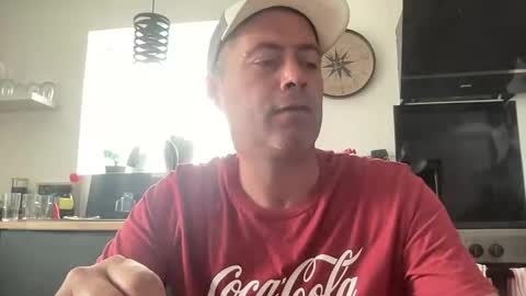 guil0 online show from September 8, 2025, 6:51 pm