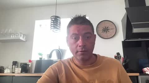 guil0 online show from September 14, 2025, 10:14 am