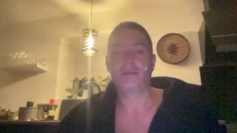 guil0 online show from September 17, 2025, 7:32 am