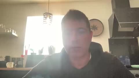 guil0 online show from October 19, 2025, 10:49 am