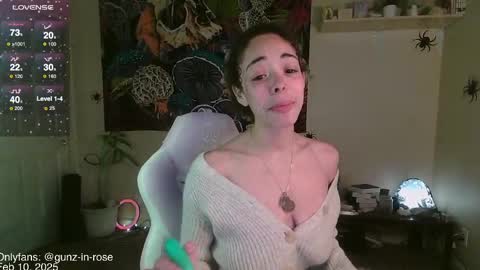 Kylie online show from February 10, 2025, 4:04 pm