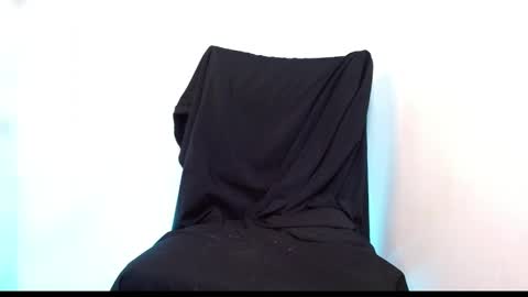 holl latino online show from April 24, 2026, 3:47 pm