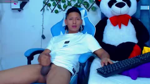 Snapshot of gurxxxt chatting on January 17, 2026, 4:54 pm Hakim online show from January 17, 2026, 4:54 pm