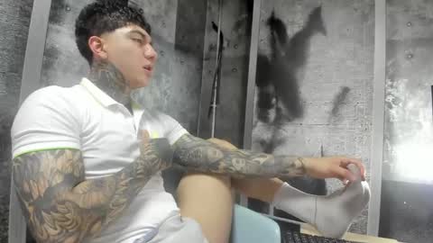 Snapshot of gury_tattoo chatting on May 18, 2026, 7:41 pm Gury online show from May 18, 2026, 7:41 pm
