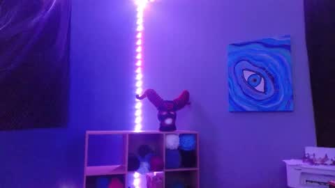 gutlvr online show from December 13, 2024, 5:38 am