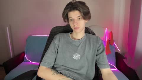 guy_liam1 online show from February 16, 2025, 1:38 pm