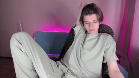 guy_liam1 online show from February 21, 2025, 2:16 pm