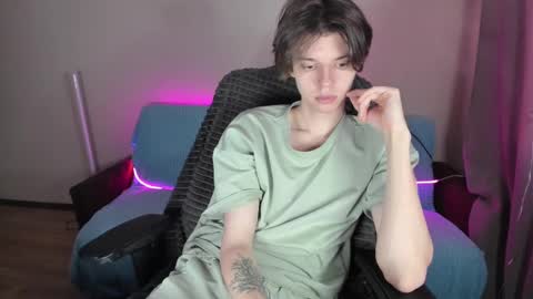 guy_liam1 online show from February 25, 2025, 3:16 pm