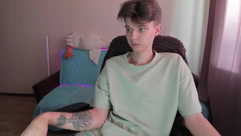 guy_liam1 online show from September 24, 2025, 1:47 pm