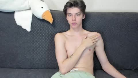 guy_liam1 online show from November 21, 2025, 2:05 pm