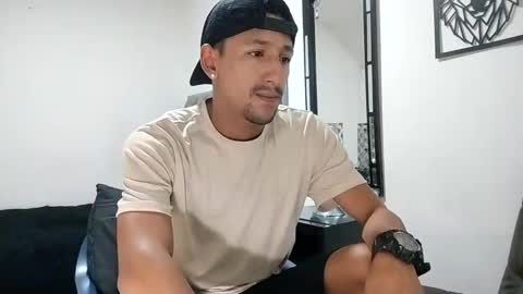 karim online show from March 11, 2025, 11:04 pm