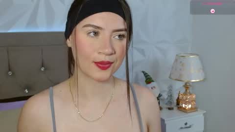 Gwen Drew online show from December 19, 2025, 1:07 pm