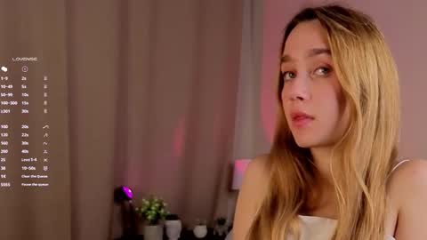 Julia online show from September 9, 2025, 1:16 am