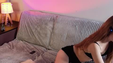 Julia online show from October 9, 2025, 1:14 am