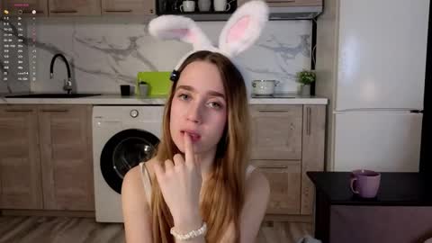 Julia online show from November 29, 2025, 1:30 am