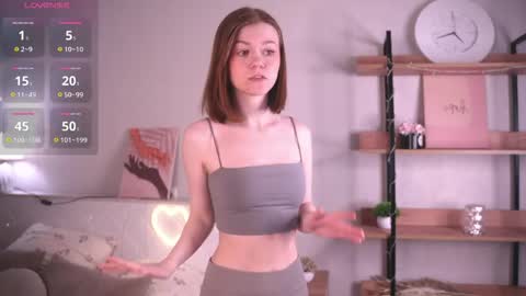 Snapshot of gwendatortoriello chatting on May 17, 2026, 11:06 am Hello everyone Im May online show from May 17, 2026, 11:06 am
