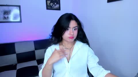 gwenhazel online show from September 9, 2025, 3:55 pm