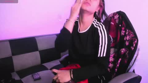 gwenhazel online show from October 9, 2025, 12:03 pm