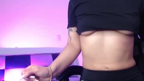 gwenhazel online show from November 3, 2025, 11:22 am