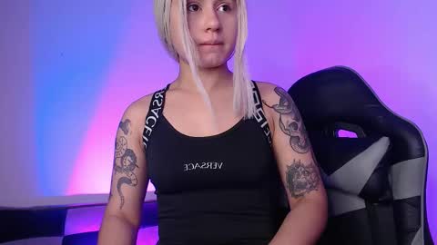 gwenhazel online show from December 4, 2025, 11:19 am