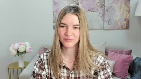 gwensmitt online show from June 11, 2026, 10:19 pm
