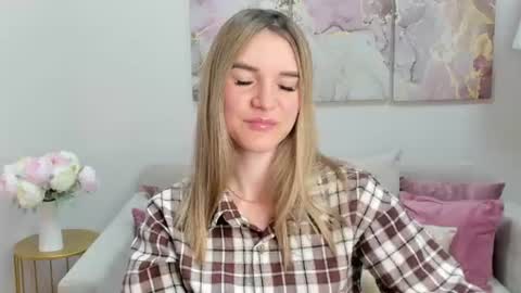 gwensmitt online show from June 20, 2026, 10:01 pm