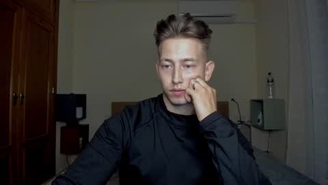 Oliver online show from February 28, 2025, 9:12 pm