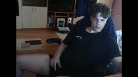 gymguy0505 online show from March 17, 2026, 2:42 pm