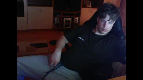 gymguy0505 online show from April 29, 2026, 7:45 am